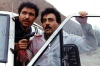 بیژن امکانیان و مهدی میامی در نمایی از فیلم راه افتخار