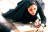 گلشیفته فراهانی در نمایی از فیلم « میم مثل مادر»