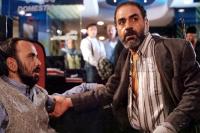 حبیب رضایی و پرویز پرستویی در نمایی از فیلم آژانس شیشه ای