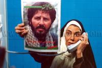 فخری خوروش  در نمایی از فیلم « مردی از جنس بلور»